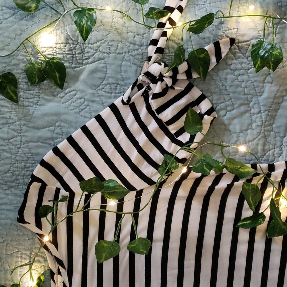 Les Amis Striped Shirt Black and White Super Soft with tie sleeves - Picture 3 of 9